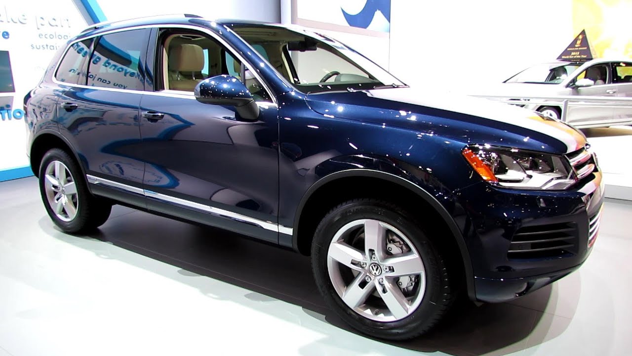 2013 Volkswagen Touareg Hybrid - Exterior and Interior Walkaround - 2013 New York Auto Show