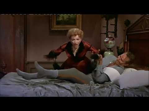 Romile’s Film Dress Porn: Three Violent People [stagecoach & petticoats] – It’s all about the dress.