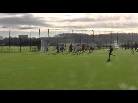 6 dec 2014 Nieuw Utrecht D1 - VV De Meern D3 com 1-3 Kopbal Andy