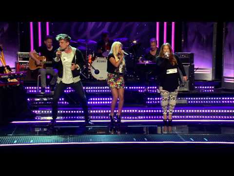 "Lyckas behålla identiteten och bilda en ny grupp" - Slutaudition Idol Sverige 2013 (TV4)