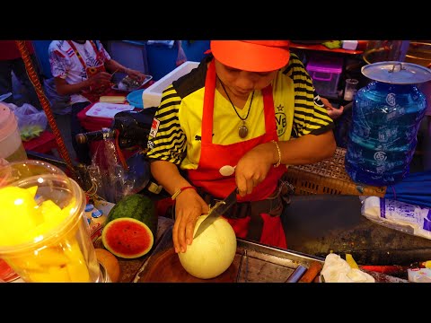 $1 Fruit Juice Heaven! Fresh Fruit Juices & Smoothies | Cambodian Street Food in Poipet City