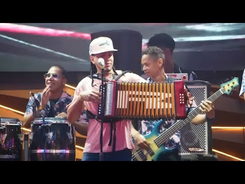 EL RUBIO ACORDEON - LOS CABARECES EN VIVO