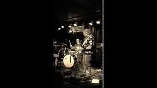 Løs Jakke playing &quot;The Supernatural&quot; cover (John Mayall &amp; The Bluesbrakers)