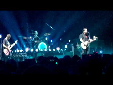 Pearl Jam- Love Boat Captain (w/Jumpin' Jack Flash intro) St Paul 2014