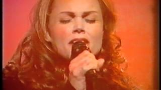 Belinda Carlisle - Lay Down Your Arms - live 1993
