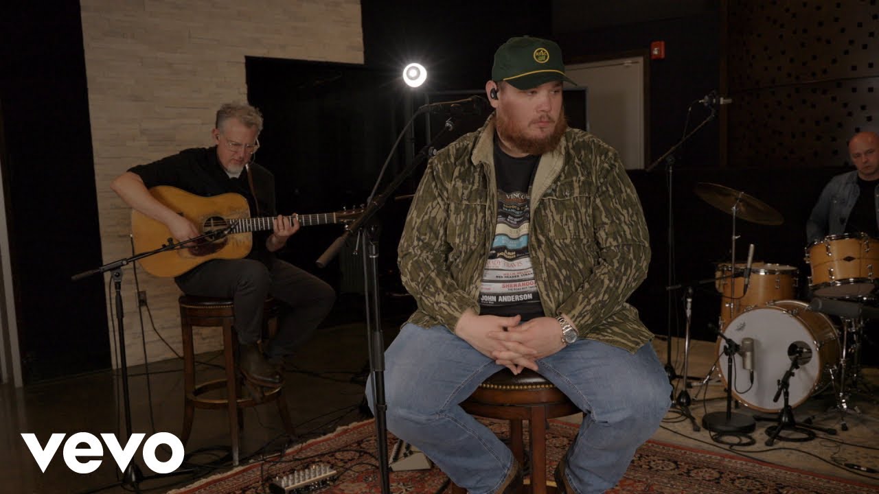 Luke Combs - Whoever You Turn Out to Be 