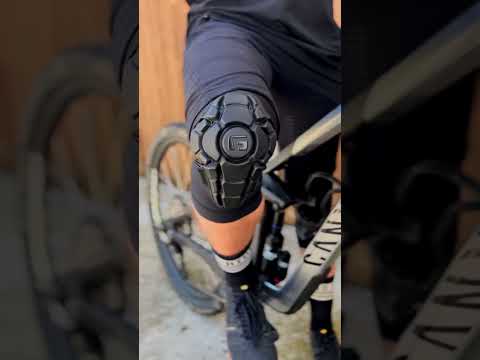 New** Black on black pads from g form