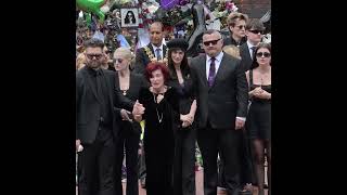 Ozzy Osbourne&#39;s Family Attends Funeral Procession