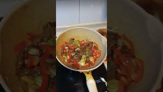 Download lagu oseng daging sapi dan paprika mp3