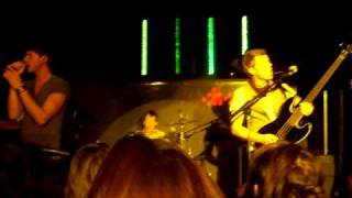 The Dykeenies - Stitches