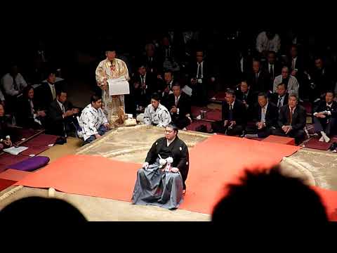 rhythmic clapping at Dejimas Danpatsu shiki, Sumo : Natsubasho '10