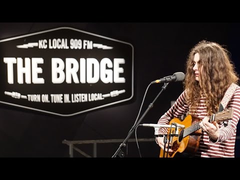 Kurt Vile - 'Dust Bunnies (Acoustic)' | The Bridge 909 in Studio