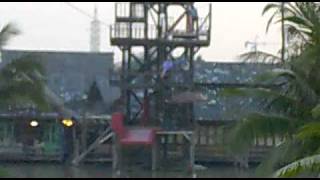 เล่นสลิง ตลาดน้ำ 4 ภาค Floating Market Pattaya .mp4
