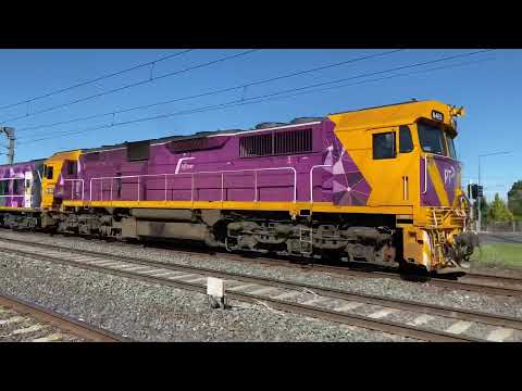 V/Line N465 Loco + N set Carriages at Dallas