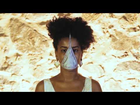 trailer  PARA ALÉM DOS SEIOS