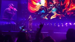 Download lagu Chris Brown- Run Away live mp3
