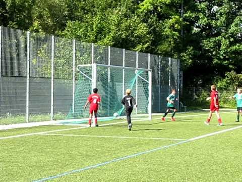 MVI 1645 2zu0 Felix 6te –spitzer Winkel fast Eigentor