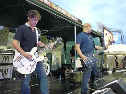 Inspiral Carpets - This Is How It Feels - Lancashire CCC - 10-9-2012