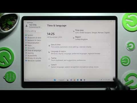 MICROSOFT SURFACE PRO 8 - How To Enable & Disable Auto Correction