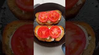 I tried Hailey Bieber's viral Pizza Toast | FeelGoodFoodie