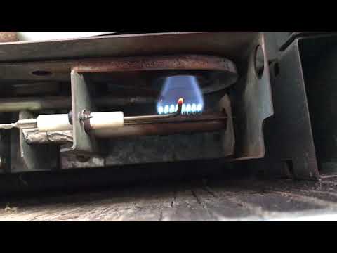 RV Dometic fridge proper flame pattern