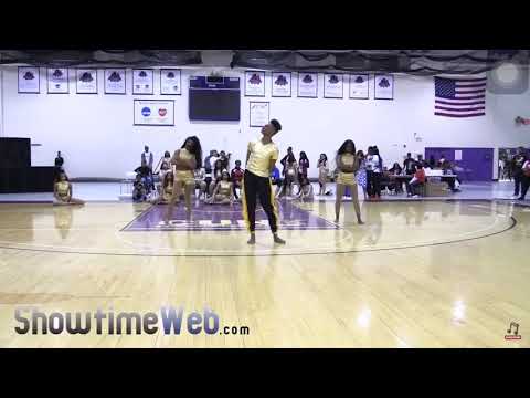 The Golden Dancerettes Sr. stands✨✨