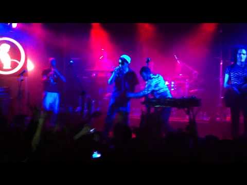 הדג נחש עם תזמורת המהפכה סוגרים סיבוב - "לא מספיק"