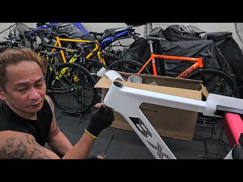 BXT FULL CARBON TRACK GLOSSY WHITE #DocRobert #Jrspeed #BXTFRAME #fixiegear