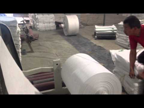 Automatic woven bag cutting machine