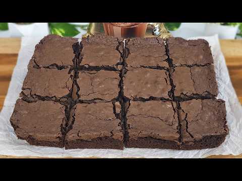 Creamy Alpine chocolate brownie inside with a crispy topping - Tamires Mota