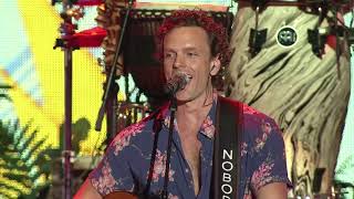 Jimmy Buffett and Paul Alexander Nolan Perform "Margaritaville"