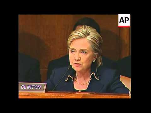 WRAP McCain and Clinton question Gen Petraeus on Iraq, Obama