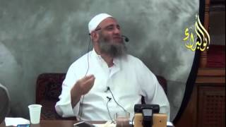 ترى زوجتي أن يكون حبي لها كحبي للأهلي فأني لا آكل معها الامن فمها الحديث الذي جاء فيه ويطعمها اذا طع image