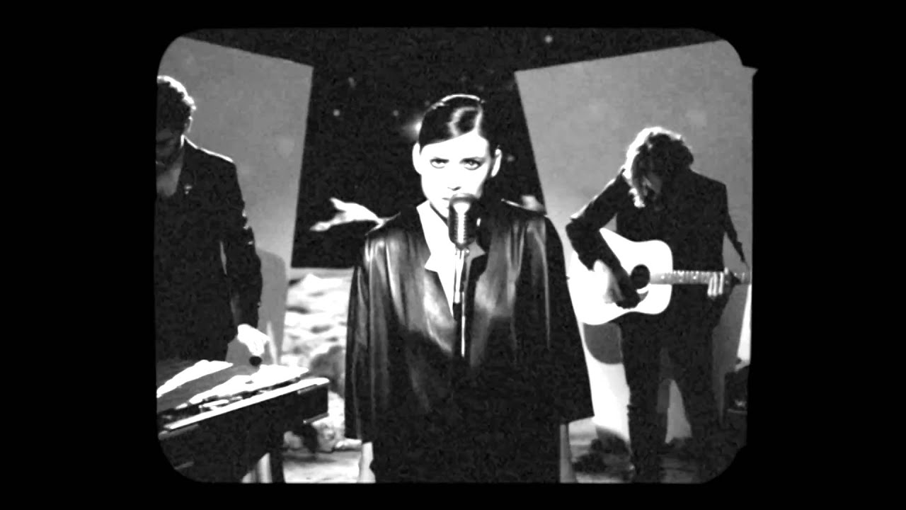 Lykke Li - I Know Places (Live on the Moon)