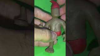 Colocando o gorro e o nariz do Saci-pererê! #sacipererê #saci #massademodelar #massinha #plastilina