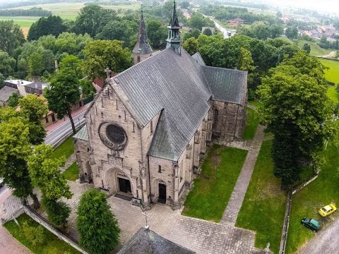 Kościół św. Mikołaja w Żarnowie z lotu ptaka