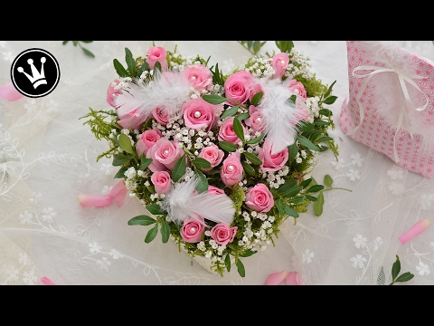 Blumengesteck in Herzform - Perfektes Valentinstagsgeschenk