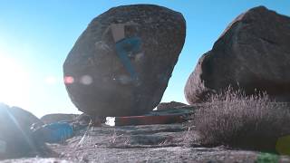 preview picture of video 'Zarzafar (8B+) - Zarzalejo | Carlos Ruano | soloboulder.com'