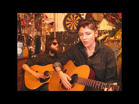 Sarabeth Tucek - Smile for no one - Songs From The Shed