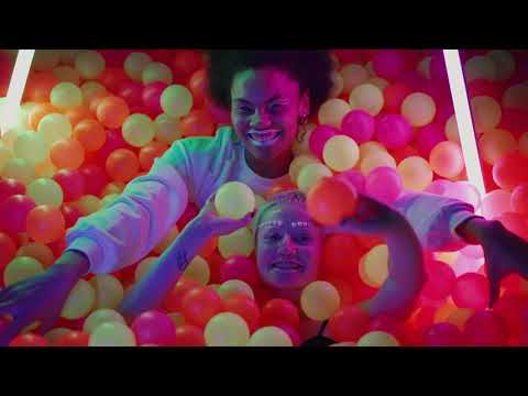 Rene Rodrigezz Feat.Sarah De Blue - Surrender (video clip HD)