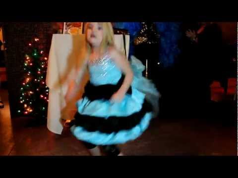 Eden Wood dancing -  Ice Ice Baby / Can't touch this