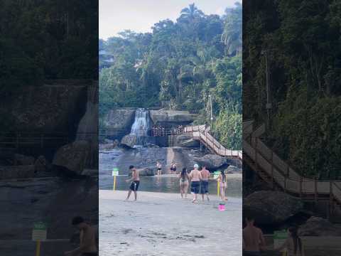 Iporanga Beach, Guarujá - São Paulo. One side a waterfall, the other a beach 🏖️