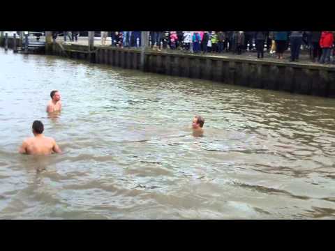 Oudjaarsduik Groot-Ammers 2012 (1)