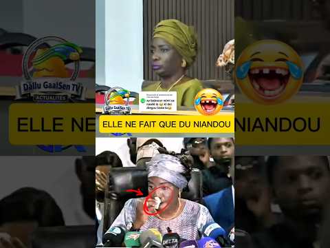 Les gestes de Mimi Touré à l'assemblée nationale
