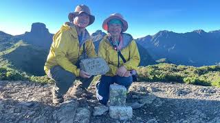 2025.08.22～23群英登山隊 參加山羊登山隊 大小霸百岳行程 大霸尖山 小霸尖山 伊澤山 加利山參加人員：添文 曼斯 素娥 潤 。                照片取自：添文 素娥 潤