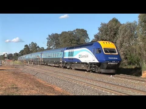 Australian Passenger train:  Country Link XPT at Avenel.  Sat 10/10/09