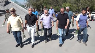 Ոչ միայն կորցրածն ենք վերադարձնելու, այլև մեզ պատկանող հայրենի տարածքները. Սեֆիլյանը՝ Եռաբլուրում