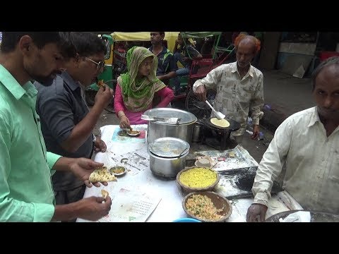 Dal Ki Roti Two Piece Only 10 Rs | Besides Nizamuddin Railway Station New Delhi Video