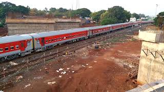 preview picture of video 'KJM WDG 3A 13043 Hauling 06582 Belagavi-Yeshwantpur Holiday(Election)Spl Departure'