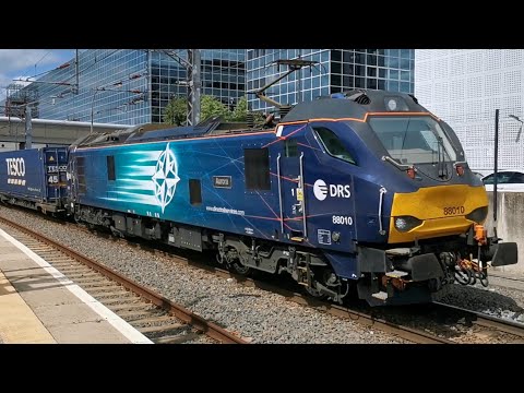 DRS Class 88 88010 'Aurora' Bi-Mode Loco Passes Milton Keynes on Southbound Tesco Intermodal 12/5/22